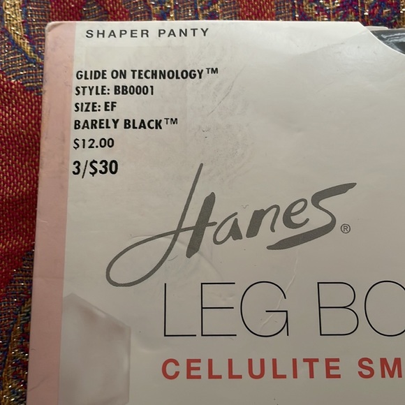 Hanes Leg Boost Celluite Smoothing Black 360 Graduated Compression Pantyhose(2) - Picture 3 of 10